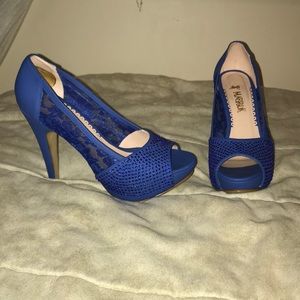 Royal blue sparkly pumps